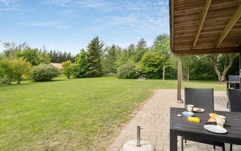 Els - 900M from the Sea: Blue, Shrub, Cottage, Groundcover, Garden, Estate, Shade, Landscaping, Farmhouse, Eco Hotel