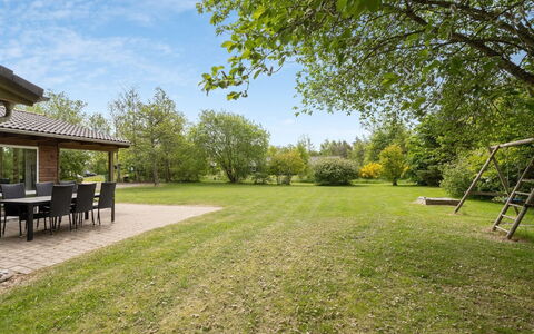 Els - 900M from the Sea: Blue, Shrub, Cottage, Groundcover, Garden, Estate, Shade, Landscaping, Farmhouse, Eco Hotel