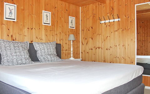 Mafalda - 260M from the Sea: Wood, Flooring, Furniture, Floor, Interior Design, Bedroom, Bed, Room, Bed Sheet, Hardwood