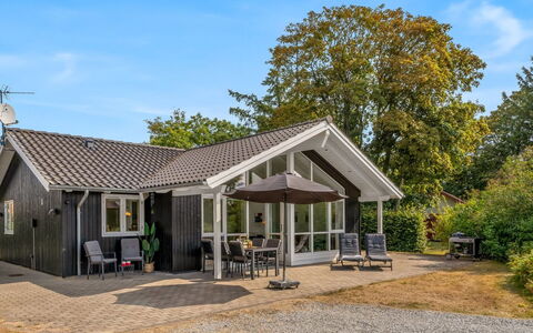 Skammel - 900M from the Sea: Roof, House, Home, Cottage, Estate, Door, Siding, Shade, Driveway, Porch
