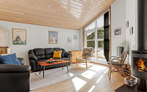 Lieselotte - 400M from the Sea: Apartment, Shade, Balcony, Chair, Fence, Outdoor Furniture, Aluminium, Artificial Turf