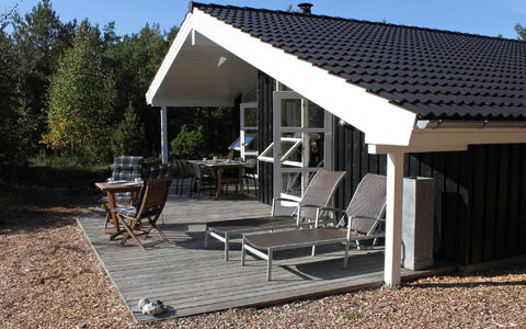 Lieselotte - 400M from the Sea: Wood, Plant Community, Land Lot, Shade, Natural Material, Garden Buildings, Shed, Outdoor Structure, Log Cabin