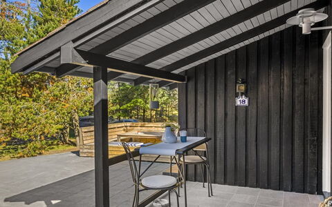 Gorm - 300M from the Sea: Wood, Composite Material, Shade, Hardwood, Plank, Deck, Garden Buildings, Porch, Siding, Outdoor Structure