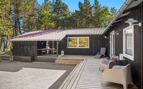 Gorm - 300M from the Sea: Wood, Roof, Home, Siding, Cottage, Composite Material, Door, Deck, Shade, Porch