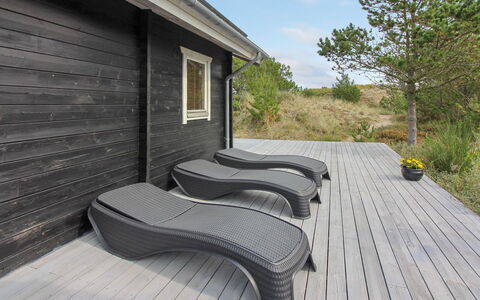 Lewe - 150M from the Sea: Blue, Shrub, Cottage, Groundcover, Garden, Estate, Shade, Landscaping, Farmhouse, Eco Hotel