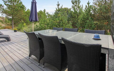 Lewe - 150M from the Sea: Blue, Shrub, Cottage, Groundcover, Garden, Estate, Shade, Landscaping, Farmhouse, Eco Hotel