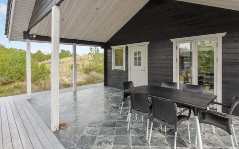 Lewe - 150M from the Sea: Blue, Shrub, Cottage, Groundcover, Garden, Estate, Shade, Landscaping, Farmhouse, Eco Hotel