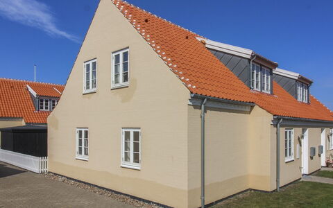 Karl - 1.1Km from the Sea: Building, House, Residential Area, Home, Shrub, Roof, Cottage, Estate, Garden