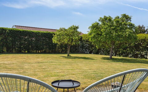 Wreth - 300M from the Sea: Blue, Shrub, Cottage, Groundcover, Garden, Estate, Shade, Landscaping, Farmhouse, Eco Hotel