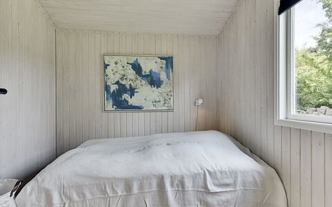 Giertrud - 500M from the Sea: Wood, Bedroom, Flooring, Ceiling, Floor, Interior Design, Bed Sheet, Bedding, Linens, Bed