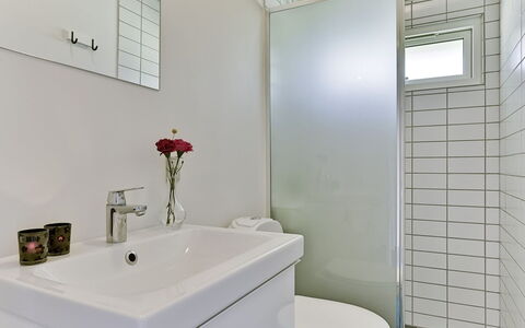 Giertrud - 500M from the Sea: Bathroom, Plumbing Fixture, Wall, Interior Design, Flooring, Bathroom Sink, Floor, Sink, Toilet, Tap