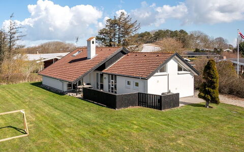 Faina - 100M from the Sea: Roof, House, Home, Cottage, Door, Siding, Deck, Porch, Plank, Hardwood
