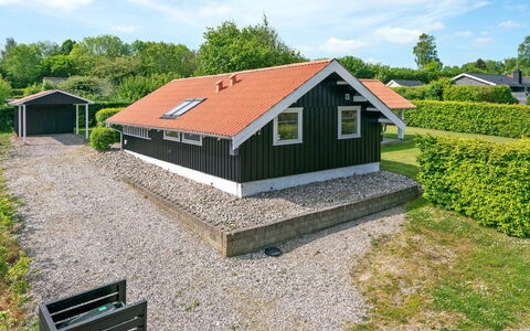 Dea - 850M from the Sea: Residential Area, Roof, Suburb, Driveway, Estate, Chimney