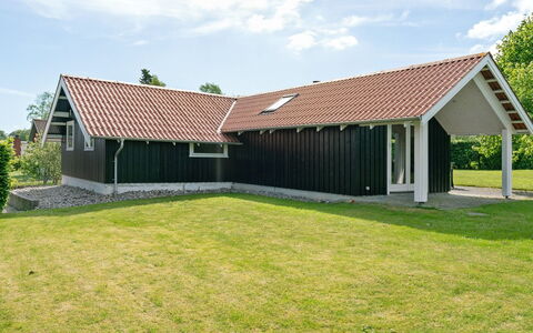 Dea - 850M from the Sea: Residential Area, Roof, Suburb, Driveway, Estate, Chimney