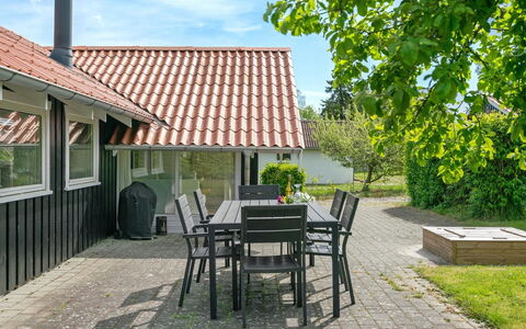Dea - 850M from the Sea: Residential Area, Roof, Suburb, Driveway, Estate, Chimney