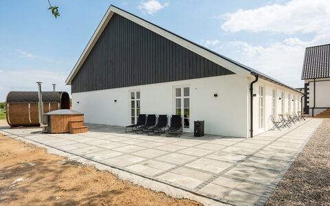 Guthorm: Residential Area, Roof, Suburb, Driveway, Estate, Chimney