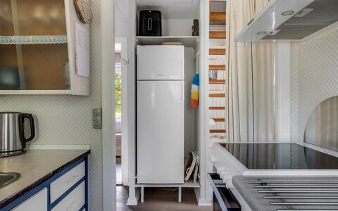 Alflak - 5.2Km from the Sea: Kitchen Appliance, Kitchen, Major Appliance, Interior Design, Wood, Flooring, Countertop, Furniture, Home Appliance, Floor