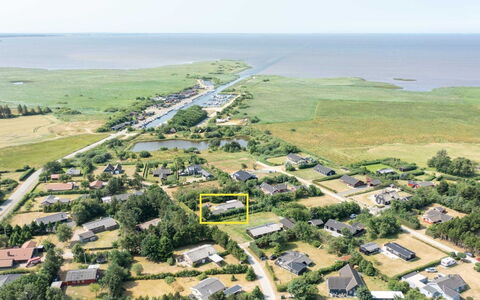 Anabella - 400M to the Fjord: Grass, Shrub, House, Garden, Home, Cottage, Land Lot, Lawn, Groundcover