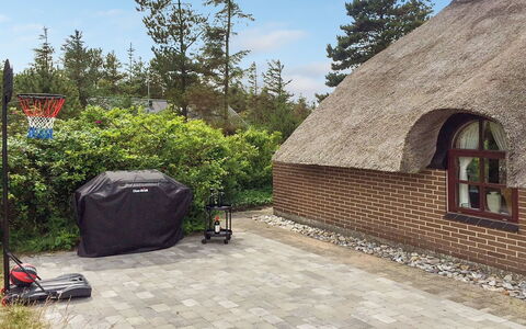 Ilva - 300M to the Fjord: House, Home, Residential Area, Roof, Cottage, Land Lot, Estate, Yard, Garden, Siding