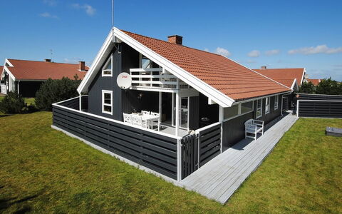 Bente - 800M from the Sea: Roof, House, Home, Cottage, Door, Siding, Deck, Porch, Plank, Hardwood