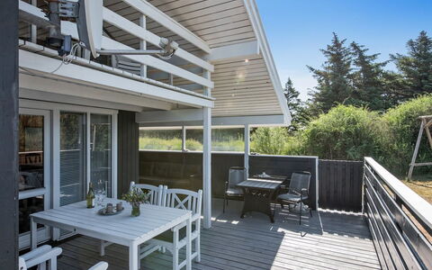 Bente - 800M from the Sea: Roof, House, Home, Cottage, Door, Siding, Deck, Porch, Plank, Hardwood