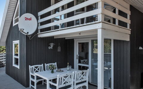 Bente - 800M from the Sea: Roof, House, Home, Cottage, Door, Siding, Deck, Porch, Plank, Hardwood