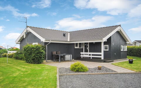 Brynjolf - 350M to the Fjord: House, Roof, Home, Cottage, Shed, Garden Buildings, Siding, Yard, Log Cabin, Hut