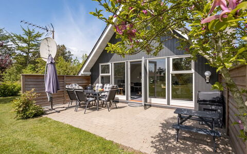 Femija - 500M to the Fjord: Home, Cottage, Siding, Estate, Shade, Lawn, Garden, Hardwood, Landscaping, Yard