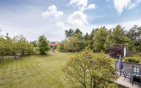 Femija - 500M to the Fjord: Shrub, Garden, Landscape, Land Lot, Lawn, Groundcover, Landscaping, Yard, Shade