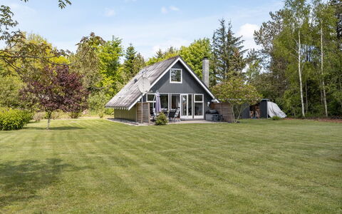 Femija - 500M to the Fjord: Grass, House, Cottage, Home, Land Lot, Roof, Rural Area, Lawn, Farmhouse, Garden