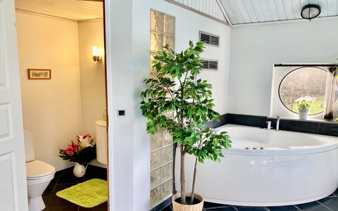 Athisl - 800M from the Sea: Plumbing Fixture, Interior Design, Flooring, Bathroom, Floor, Plumbing, Lighting, Tap, Ceiling, Toilet
