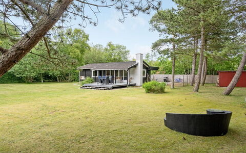 Nannah - 250M from the Sea: Cottage, Roof, Home, Slope, Hut, Siding