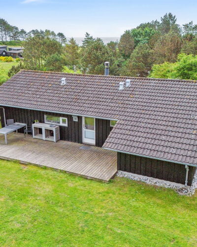 Arntraud - 250M from the Sea