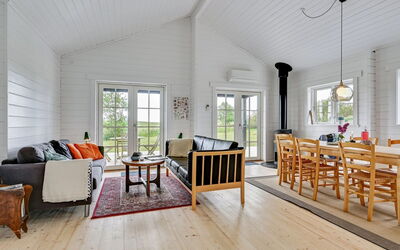 Siebelt - 200M from the Sea