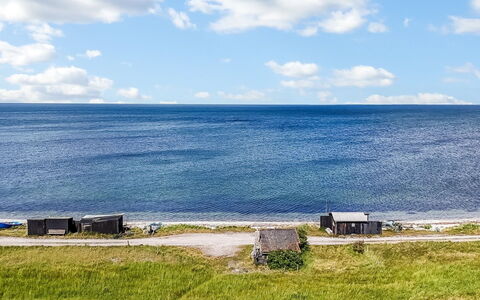Thorman - 75M from the Sea: Cottage, Roof, Home, Slope, Hut, Siding