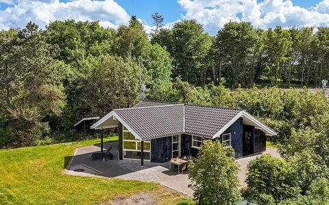 Thorman - 75M from the Sea: Roof, House, Home, Cottage, Siding, Estate, Driveway, Garden Buildings, Yard, Shed