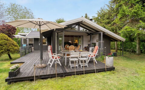 Syrina: Roof, House, Home, Cottage, Siding, Estate, Driveway, Garden Buildings, Yard, Shed