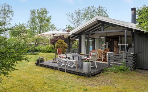 Syrina: Roof, House, Home, Cottage, Siding, Estate, Driveway, Garden Buildings, Yard, Shed