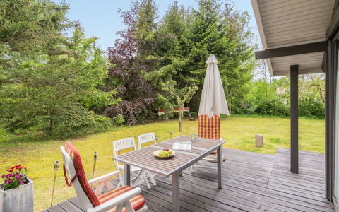 Syrina: Roof, House, Home, Cottage, Siding, Estate, Driveway, Garden Buildings, Yard, Shed