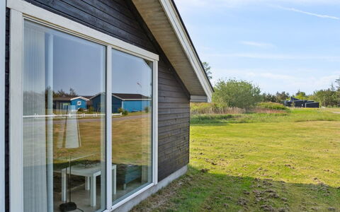 Jil - 750M from the Sea: Architecture, Roof, Home, Composite Material, Daylighting, Siding, Driveway