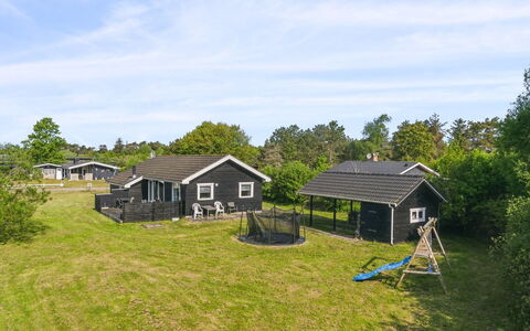 Jil - 750M from the Sea: Architecture, Roof, Home, Composite Material, Daylighting, Siding, Driveway