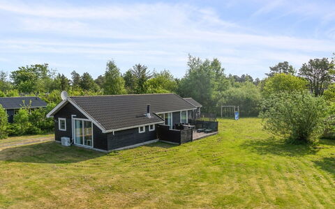 Jil - 750M from the Sea: Architecture, Roof, Home, Composite Material, Daylighting, Siding, Driveway