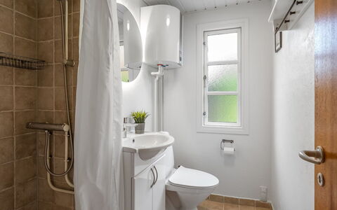 Gia - 1.3Km from the Sea: Toilet Seat, Bathroom, Toilet, Plumbing Fixture, Sink, Bathroom Sink, Interior Design, Flooring, Floor, Tap