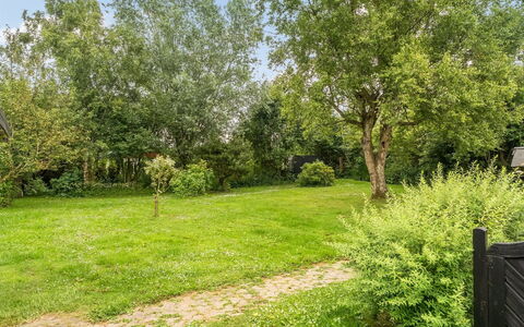 Gia - 1.3Km from the Sea: Tree, Shrub, Garden, Land Lot, Lawn, Spring, Groundcover, Shade, Woody Plant