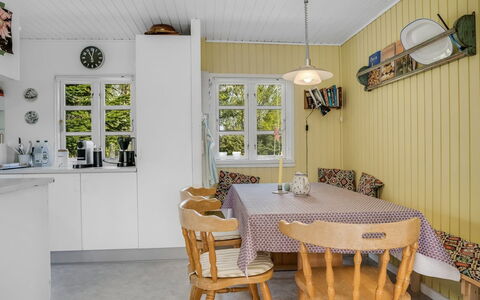 Ingobert - 50M from the Sea: Grass, Grassland, Landscape, Ecoregion, Plain, Plant Community, Land Lot, Outdoor Furniture, Prairie, Shrubland