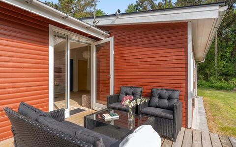 Mainio - 800M from the Sea: Roof, House, Home, Cottage, Siding, Estate, Driveway, Garden Buildings, Yard, Shed