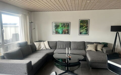Ingolf - 750M from the Sea: Living Room, Couch