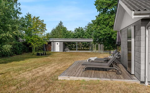 Kerttuli - 800M from the Sea: Grass, Shrub, Home, Land Lot, Roof, Garden, Cottage, Groundcover, Garden Buildings