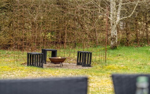Kerttuli - 800M from the Sea: Grass, Land Lot, Garden, Trunk, Groundcover, Lawn, Outdoor Furniture, Meadow, Park