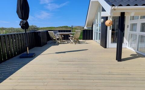 Sixten - 450M from the Sea: Flooring, Wall, Floor, Interior Design, Wood, Ceiling, Wood Flooring, Lighting, Furniture, Laminate Flooring